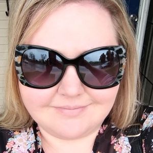 Meet your Posher, Becky